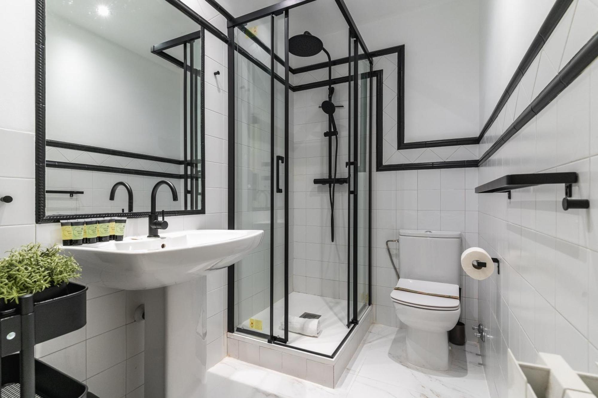 Spacious Modern-3Bedrooms 2Bathrooms-Plaza Mayor マドリード エクステリア 写真