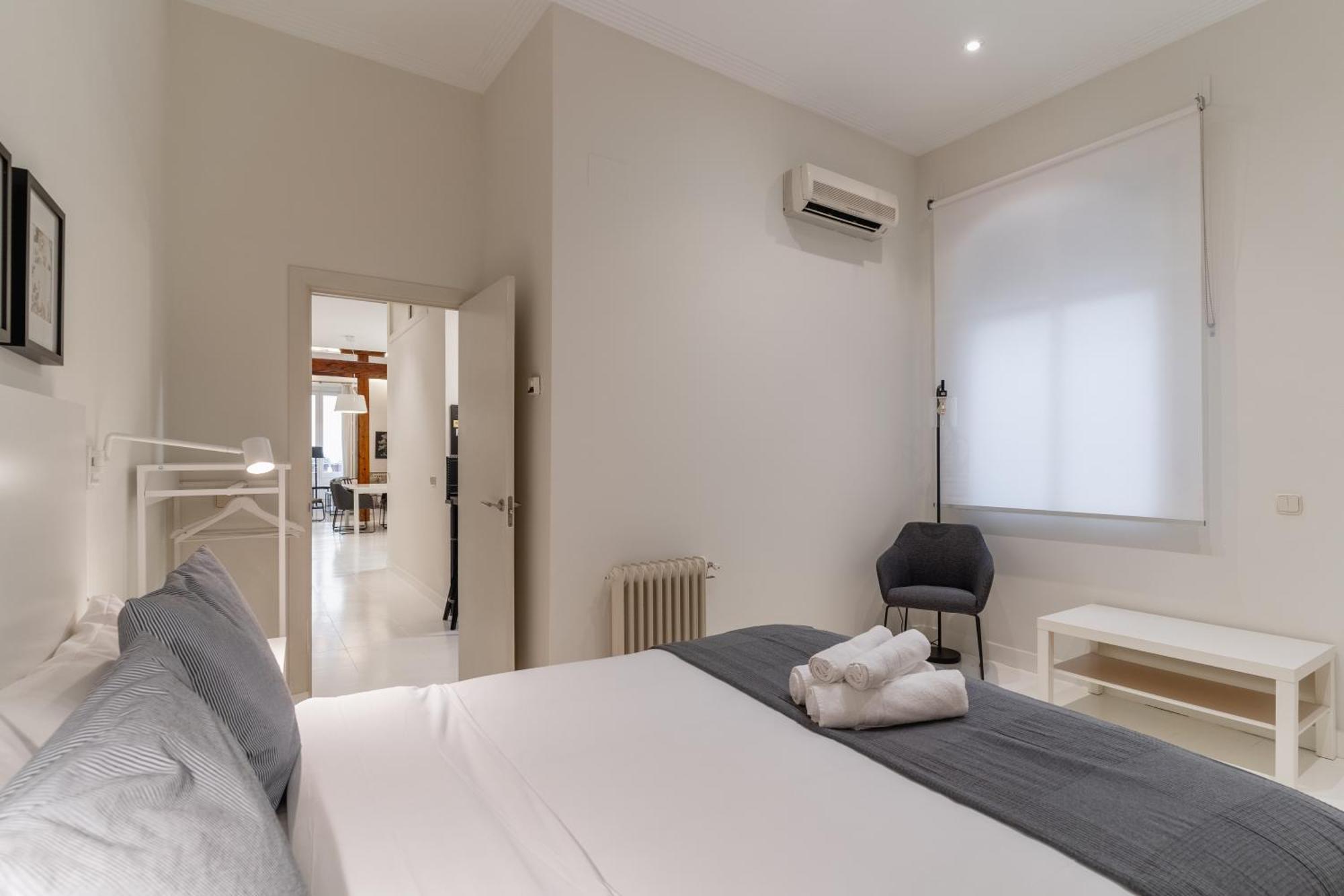 Spacious Modern-3Bedrooms 2Bathrooms-Plaza Mayor マドリード エクステリア 写真
